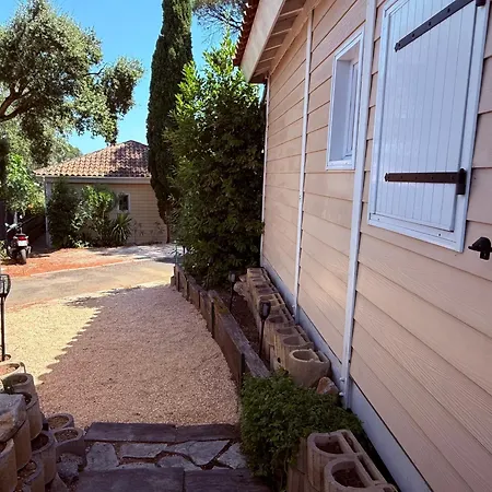 Stone & Bamboo Σαλέ