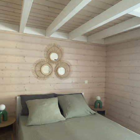 Chalet Stone & Bamboo Gassin