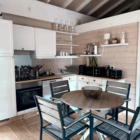 Stone & Bamboo Gassin